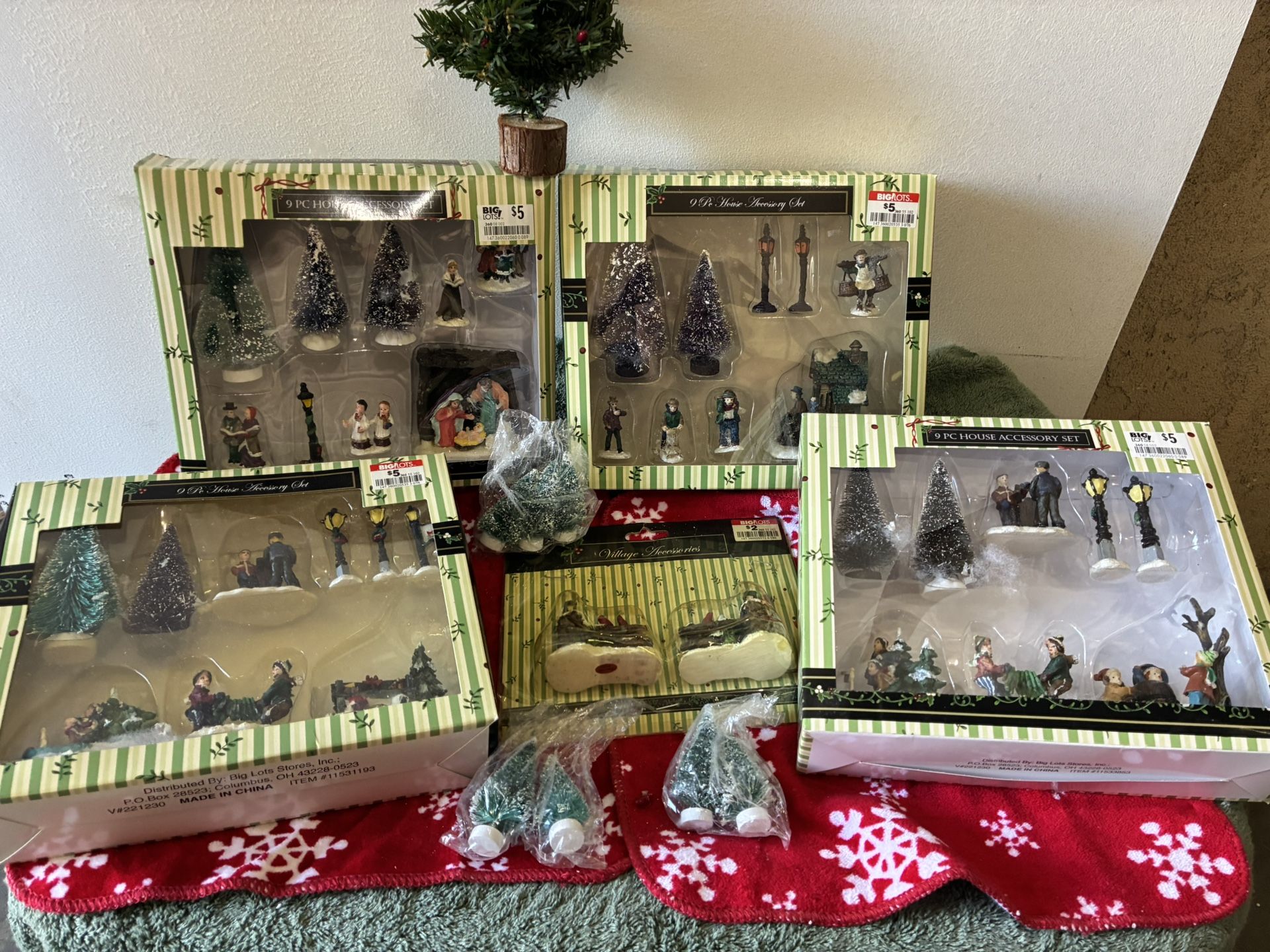 π Vintage Holiday Village Accessory Bundle β 20+ Years Old π