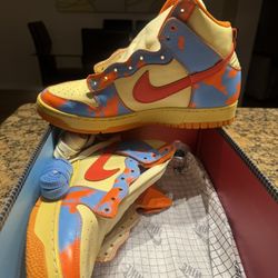 TENNIS SHOES  SIZE 9.5