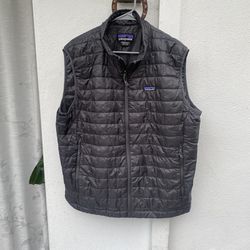 Men's Patagonia Dark Gray Nano Puff Vest (XL)
