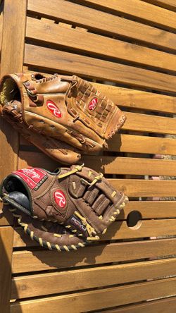 Baseball gloves