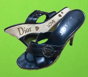 Christian Dior peace & love engraved leather heels shoes size 8.5