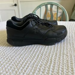 Woman Kuru Kinetic Work Shoe