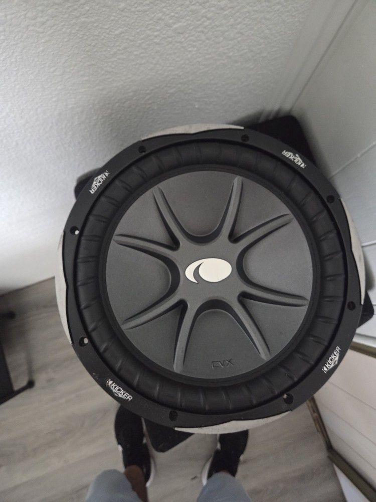 Kicker DVC 2 Ohm 12" Sub