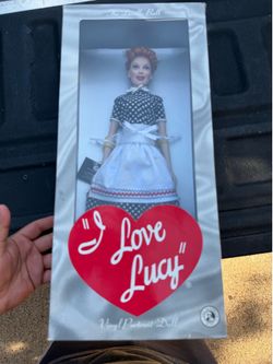 I Love Lucy Vinyl Portrait Doll - The Franklin Mint 15 inches - NRFB Check Pics  The I Love Lucy Vinyl Portrait Doll by Franklin Mint is a 15-inch col