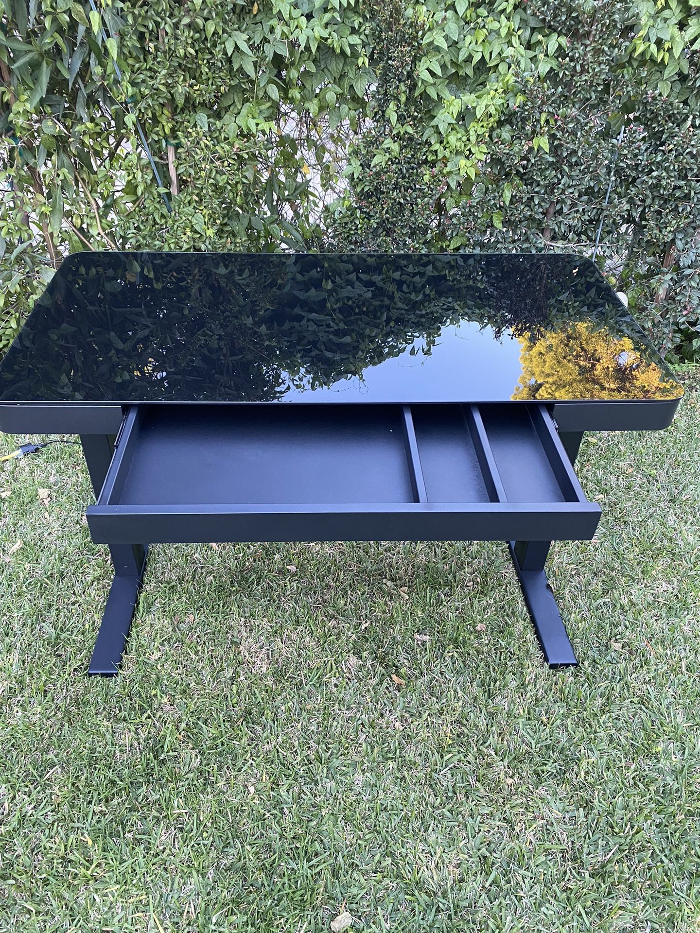 Tresanti 55” Elegant Desk Glass Top BLACK Color **IS NOT A ADJUSTABLE DESK***