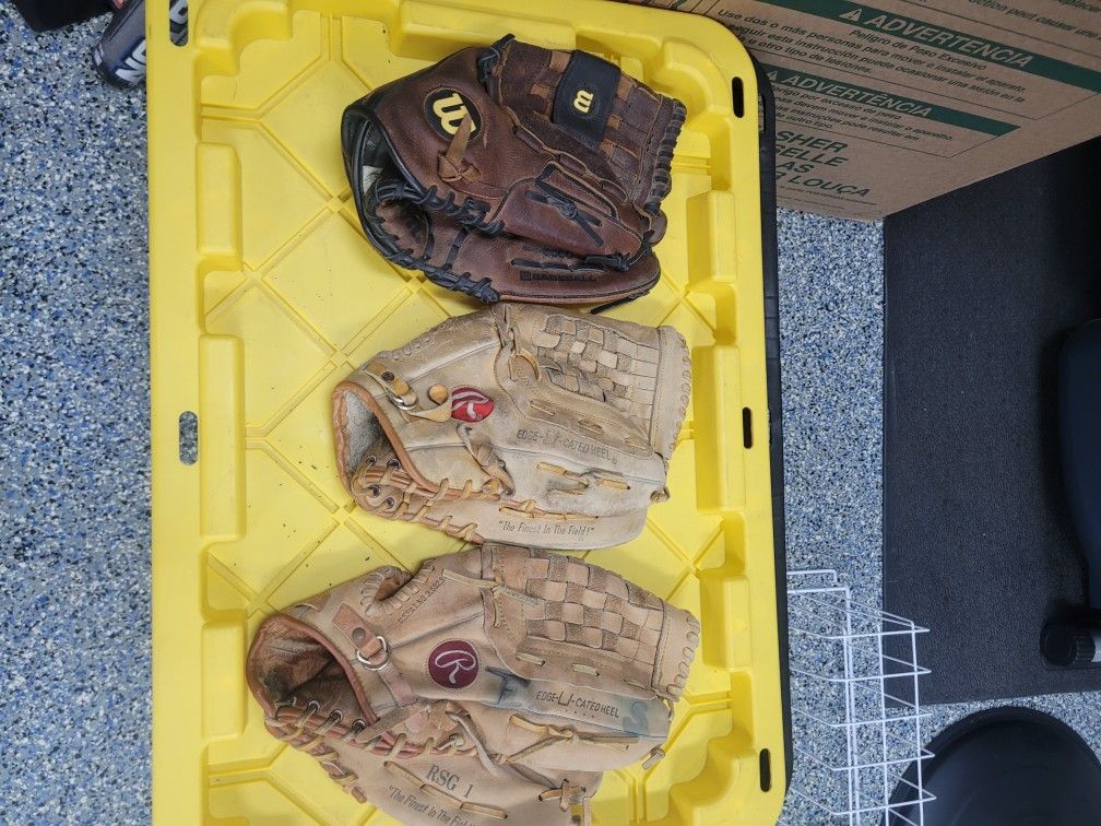 Nice used softball glove $20 Apiece 