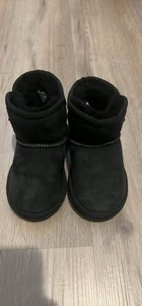 UGG Idris Mini Boot Black Toddler Size 8