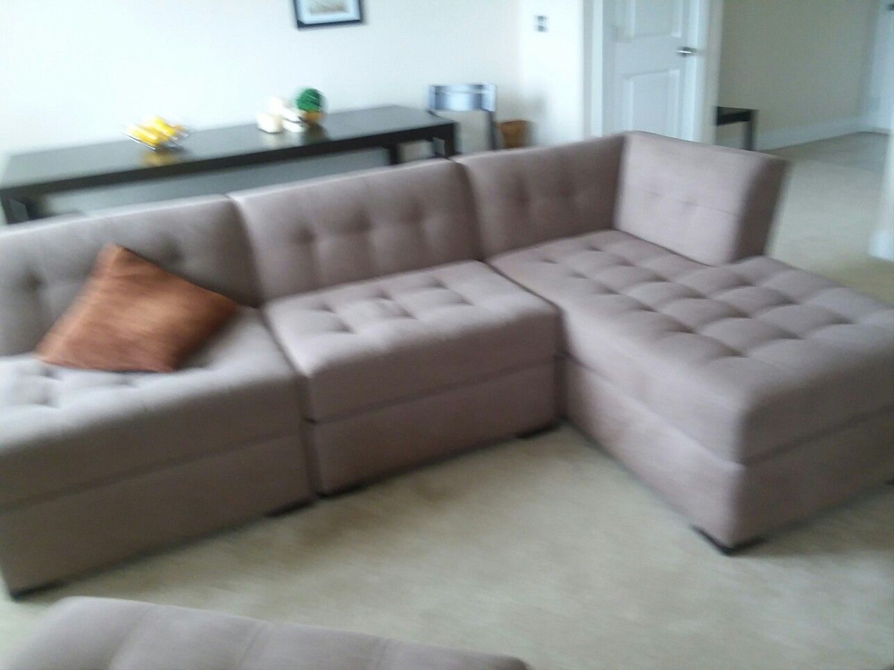 Nice sectional couch . Clean , smoke free