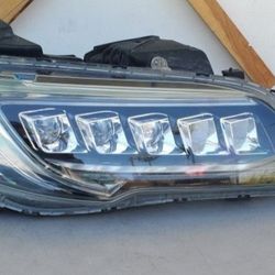 2016 - 2018 ACURA RIGHT HEADLIGHT
PASSENGER SIDE LED USED OEM. AA1