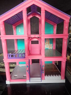 DOLLHOUSES