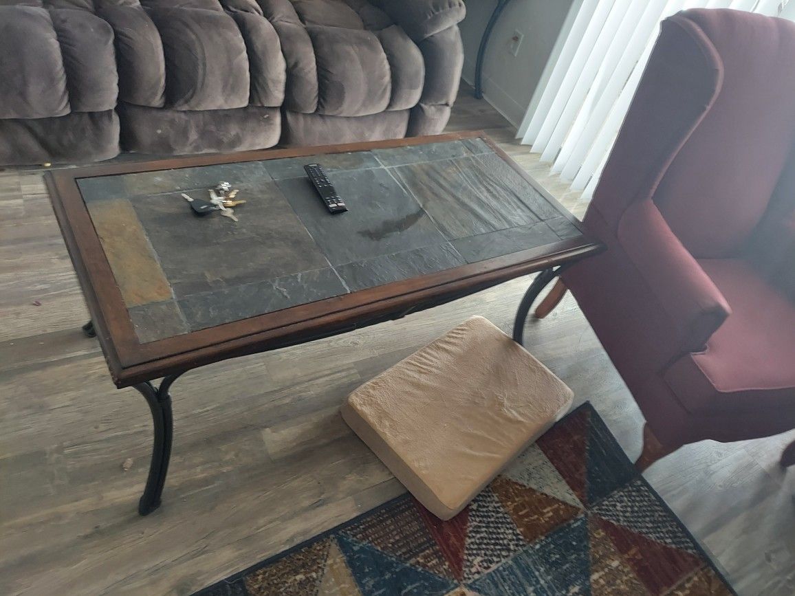 Coffee Table With 2 End Tables