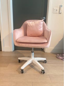 Pink Adjustable office chair