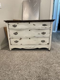 Vintage Chest Of Drawers