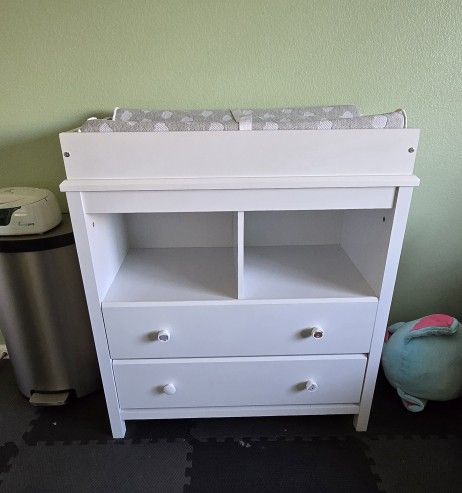 Changing Table, Mattress With Cover, & Soft Close
