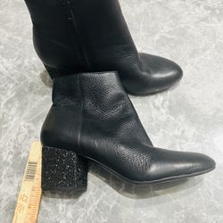 Aldo’s Women’s Black Leather Glitter Heel Zippy Quality Booties SZ 10