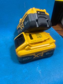 Dewalt batteries power pack xr 8AH 20v.  Set 🔥 $220 🔥 Pick up in Van Nuys