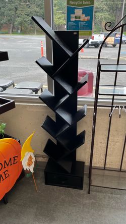 (In store) Black zig zag bookcase