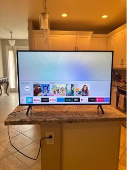 Samsung 43in 4K UHD Smart TV w/remote