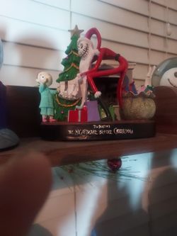 Nightmare before christmas statue