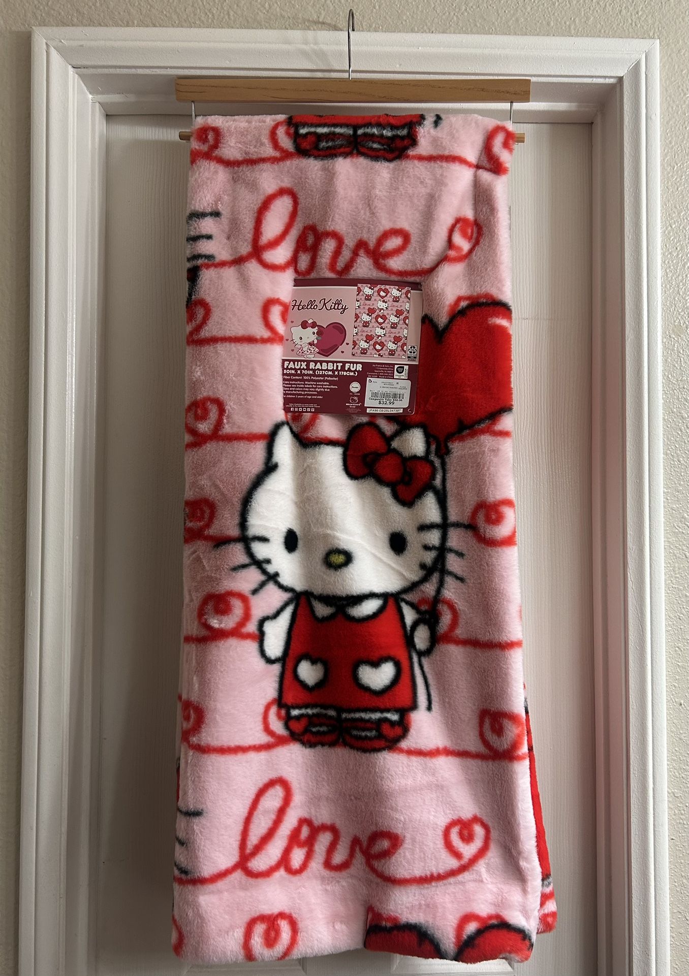 Hello Kitty Valentine's Day Faux Fur Blanket 🩷❤️