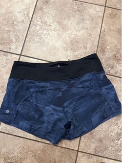 Lululemon shorts size 6