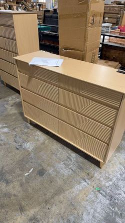 8 drawers dresser with outlet