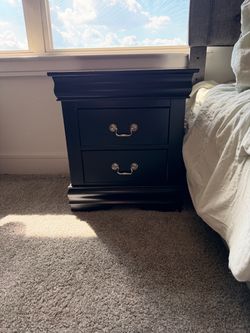 Black Wood 2-Drawer Nightstand