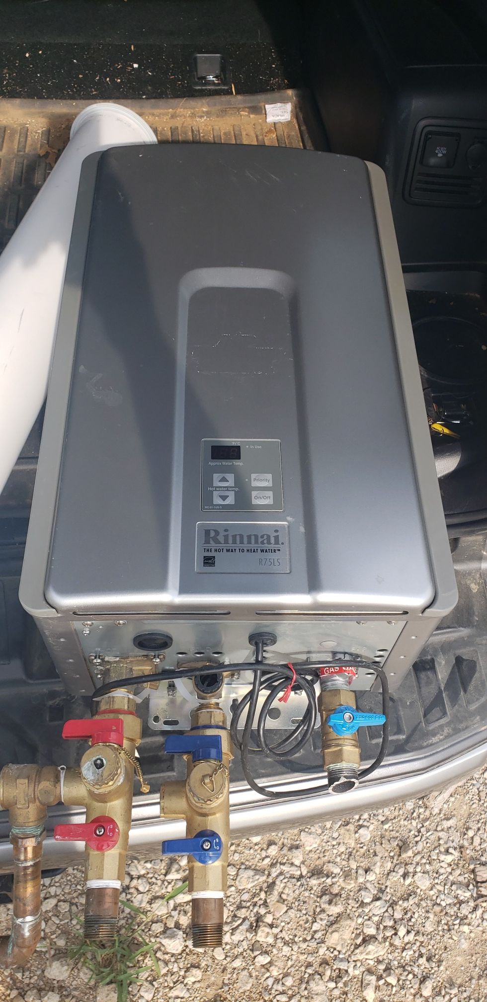 Used Gas Rinnai R75LS Tankless Water Heater