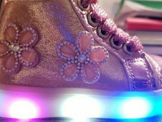 Girl's light up tennis shoes, Kid's Shoes. color: pink sparkling shimmering glittery, Size 10.5.