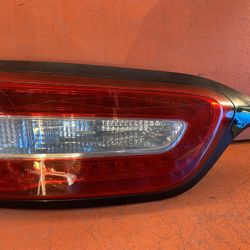 2014 2015 2016 2017 2018 JEEP CHEROKEE LEFT DRIVER SIDE INNER TAIL LIGHT OEM