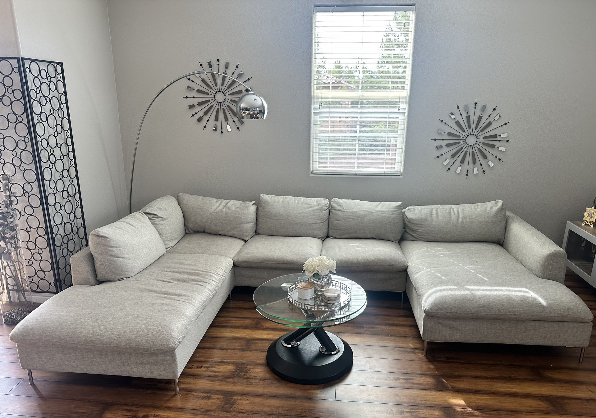 Selling Sectional Sofa 