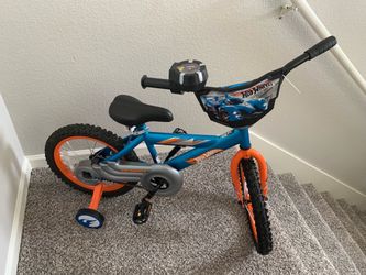 Hot Wheels Kids Bike with Training Wheels