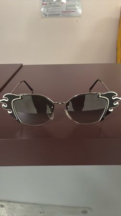 PRADA FW18 FLAME CAT EYE