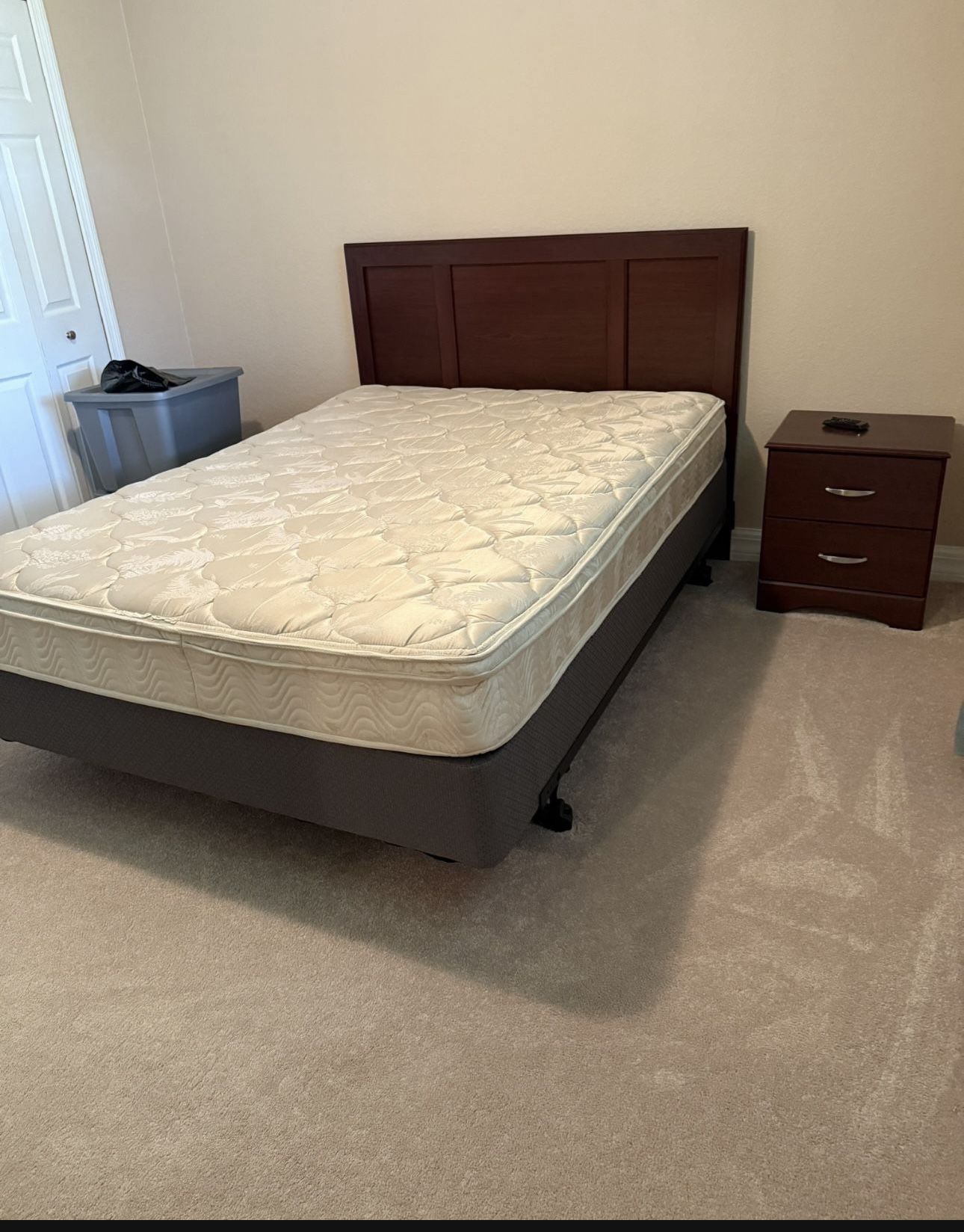 Queen Bedroom Set 