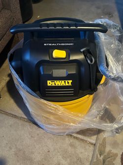 DEWALT Wet/Dry Vacuum – New