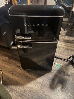 Galanz Retro Mini Fridge