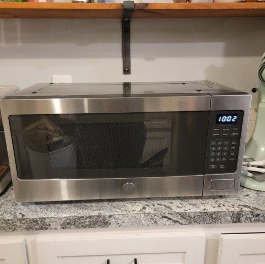 NEW GE Microwave