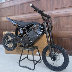 BRAND NEW ELECTRIC DIRTBIKE