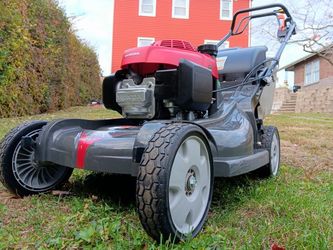 Honda 21" HRX217 w/ 4-in-1 Versamow System, Roto Stop & Hydrostat