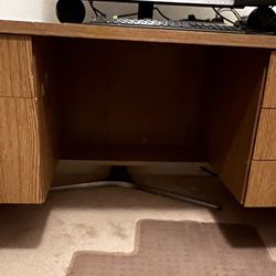 Free - Desk (width 5 Feet, Depth 30 Inches, Height 29 Inches)