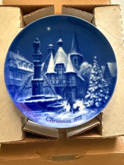 1972 Berlin Design Christmas Plate "Christmas Eve in Michelstadt" Vintage Blue Porcelain with Original Box - Mint Condition