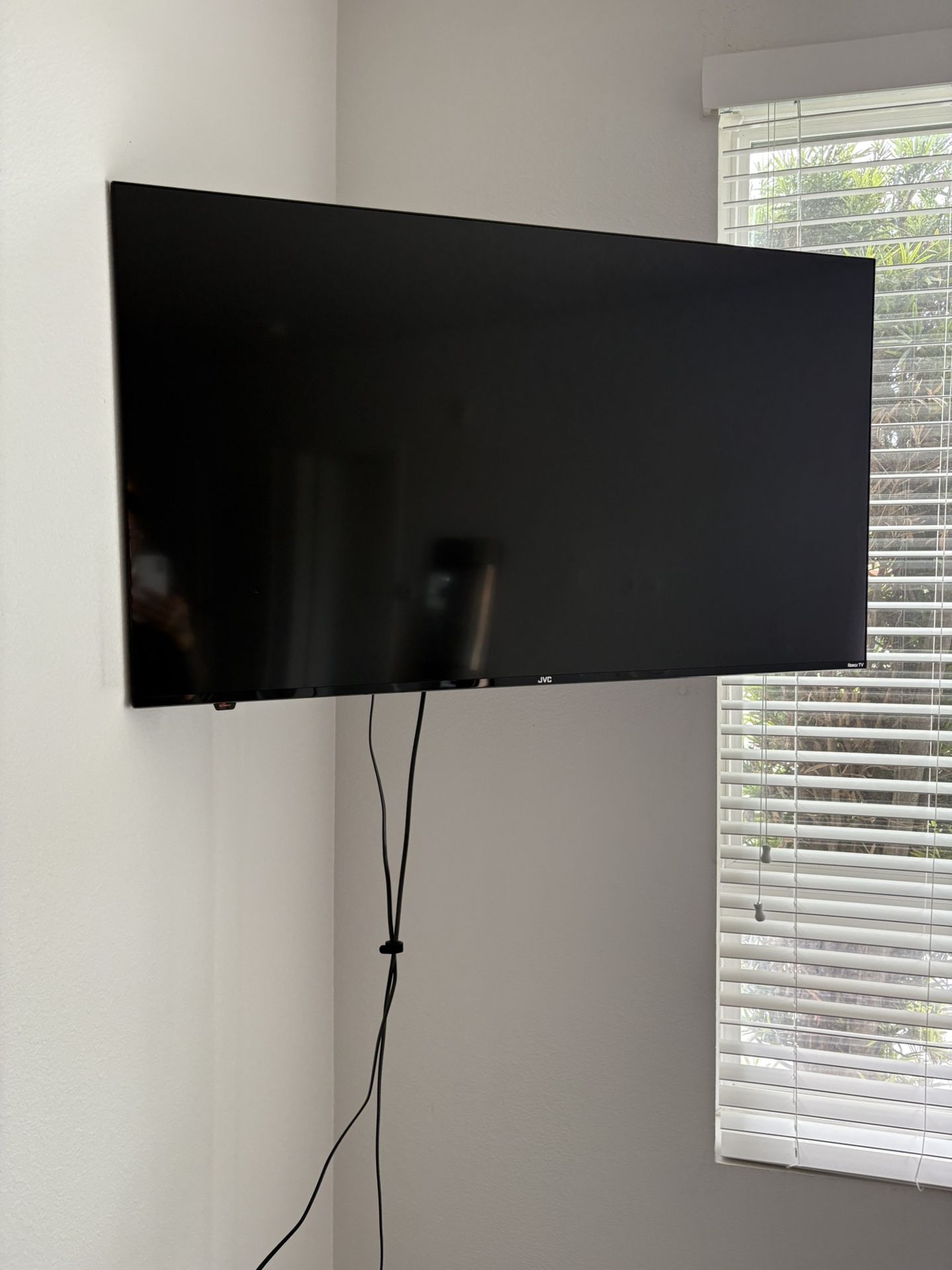 50” JVC Roku LCD TV with Wall mount