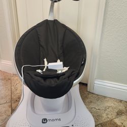 4moms mamaRoo Multi-Motion Baby Swing Smart Connectivity