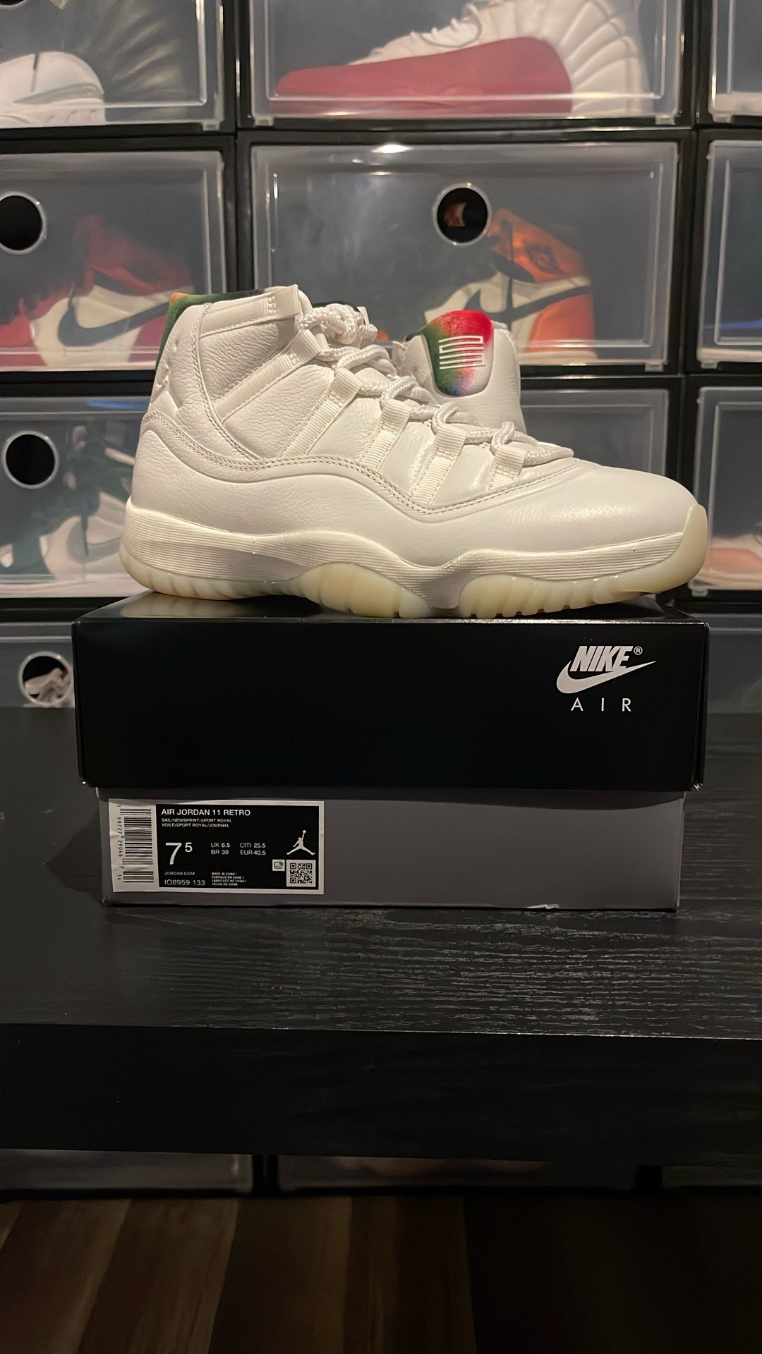 AIR JORDAN 11 RETRO 285 SIZE 7.5 MEN 9 WOMEN