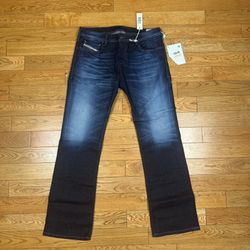Diesel Zatiny Men's Jeans Size 34x32, Blue Denim, Bootcut with Button Fly Diesel Zatiny Men's Jeans Size 34x32, Blue Denim, Bootcut Button Fly 0882V