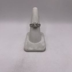 14kt Gold Diamond Engagement Style Ring 