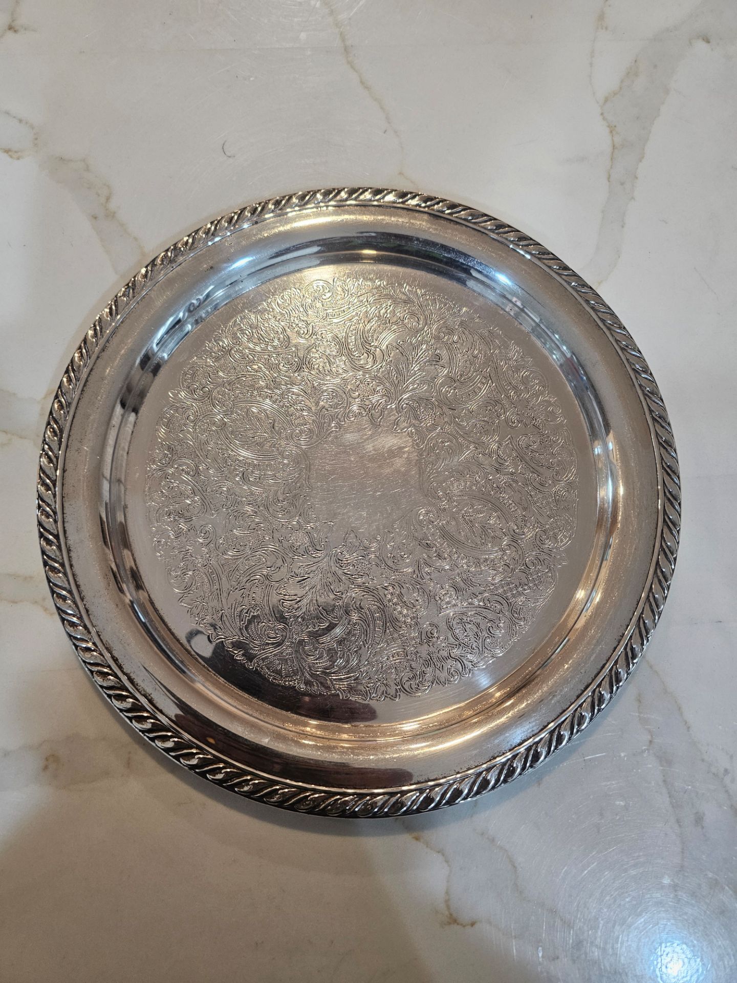 Vintage Oneida USA Silverplate Serving Tray – Ornate Engraved Center – Rope Edge