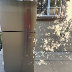 3 MONTHS WARRANTY 28x29x66 SAMSUNG FRIDGE SILVER 15cuft