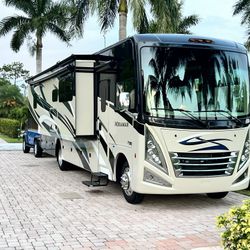 2022 Thor Motor Coach Miramar 35.2