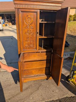 Armoire/wardrobe
